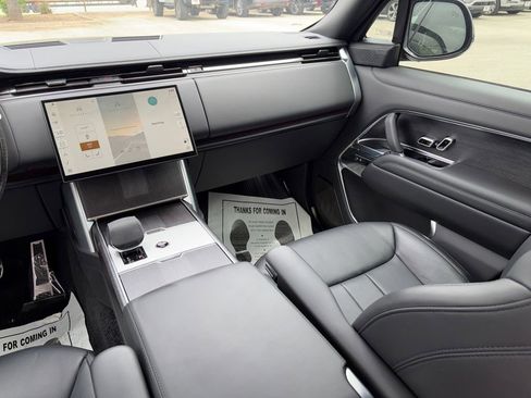 Used 2025 Land Rover Range Rover Long Wheelbase Autobiography AWD/4WD image 22
