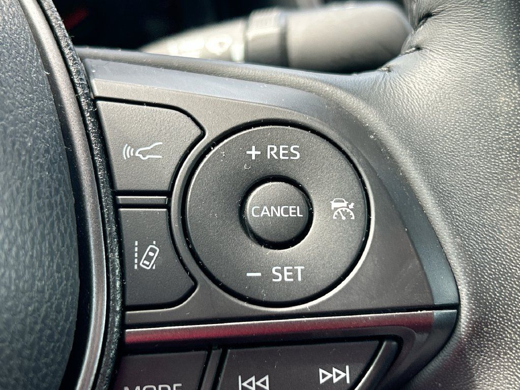Used 2022 Toyota Camry XSE w/ Navigation Package FWD image 18