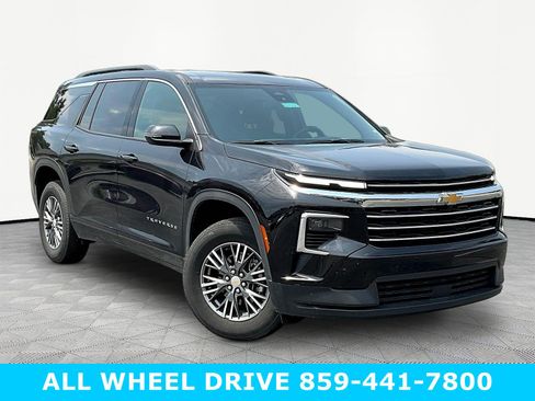 Used 2026 Chevrolet Traverse LT AWD/4WD image 3