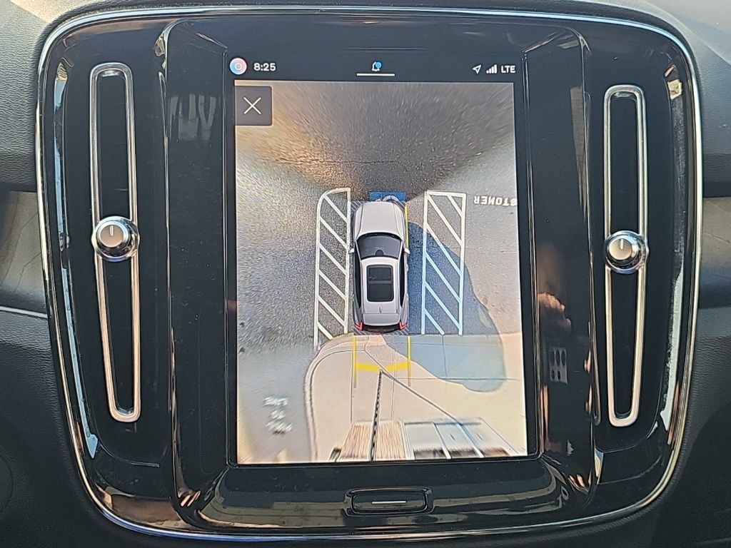 Used 2023 Volvo XC40 Recharge Plus AWD/4WD image 10