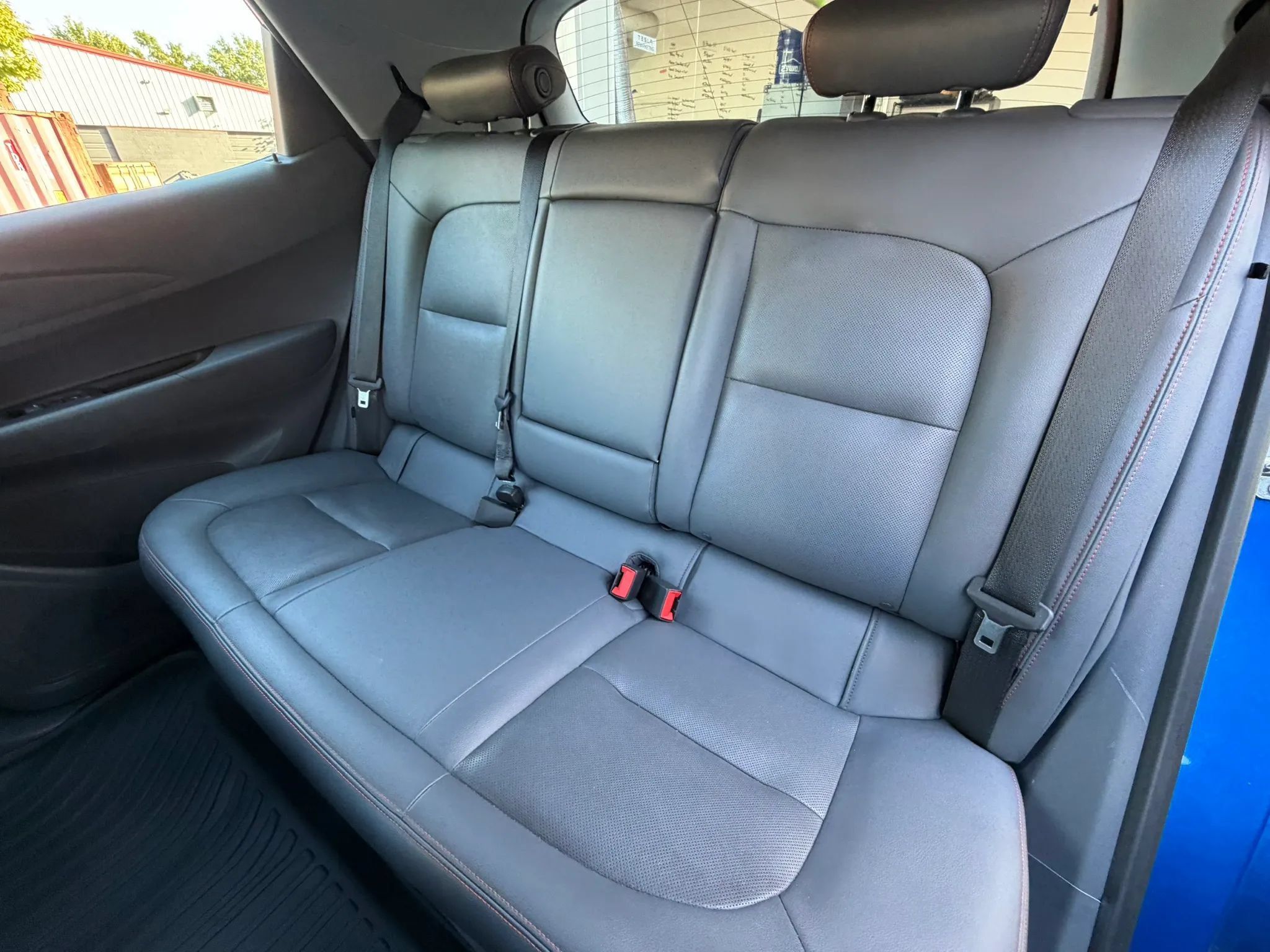 Used 2019 Chevrolet Bolt Premier w/ Infotainment Package FWD image 18