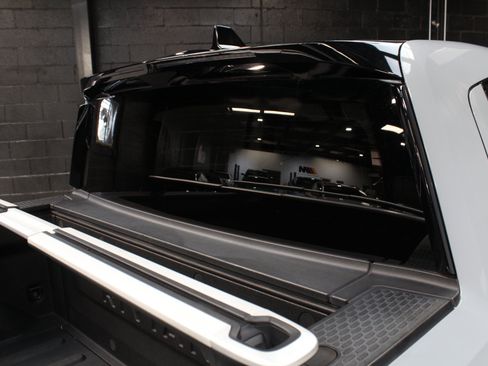 Used 2022 Rivian R1T Adventure AWD/4WD image 17