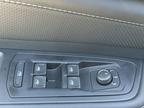 New 2026 Volkswagen Atlas Cross Sport SE image 17