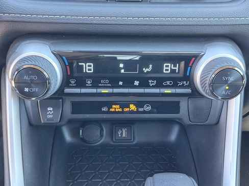 Certified 2025 Toyota RAV4 LE image 31