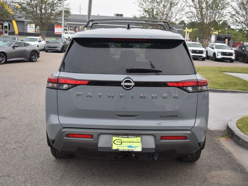 New 2026 Nissan Pathfinder Platinum image 8