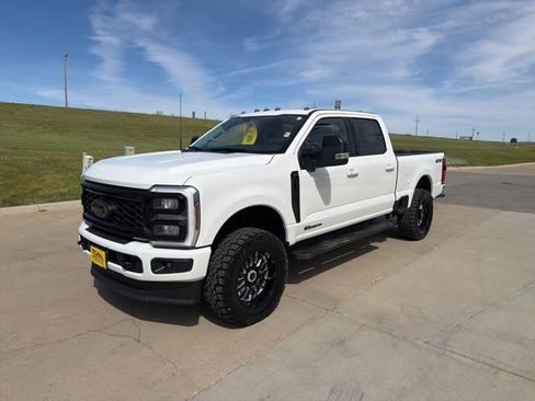 Used 2025 Ford F350 Lariat w/ Black Appearance Package AWD/4WD image 7