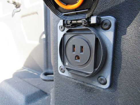 Used 2024 GMC Sierra 1500 Elevation image 28