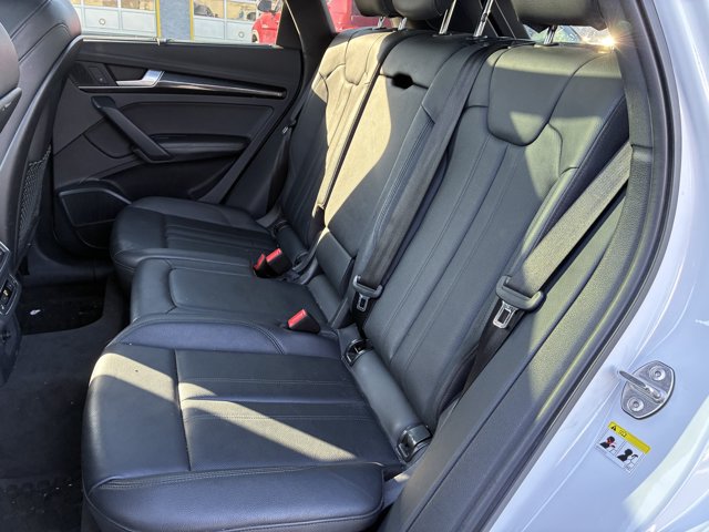 Used 2018 Audi SQ5 Prestige w/ Prestige Package AWD/4WD image 13