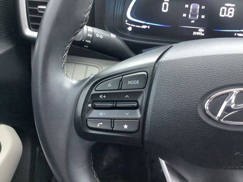 Certified 2023 Hyundai Venue SEL image 24