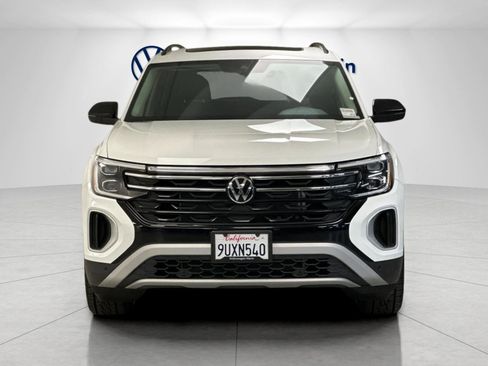 Used 2025 Volkswagen Atlas Peak Edition SE image 8