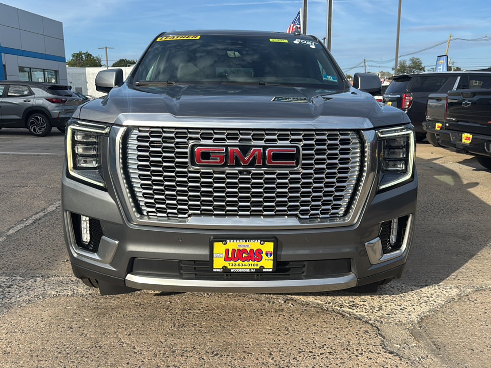 Used 2021 GMC Yukon Denali w/ Denali Ultimate Package AWD/4WD image 3