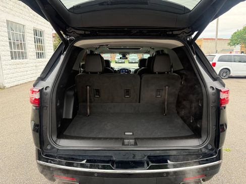 Used 2020 Chevrolet Traverse Premier AWD/4WD image 16