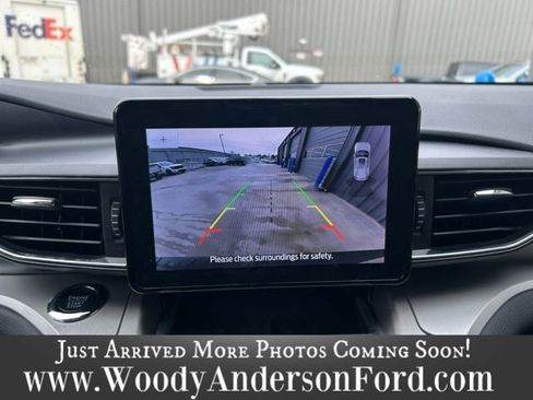 Used 2022 Ford Explorer XLT w/ Equipment Group 202A image 12
