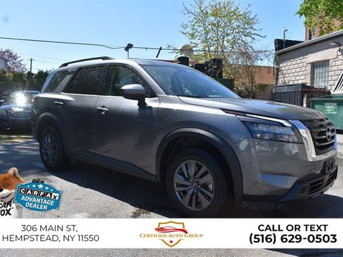 Used 2025 Nissan Pathfinder SV FWD image 4