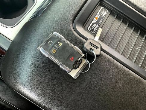 Used 2018 GMC Sierra 1500 SLT AWD/4WD image 36