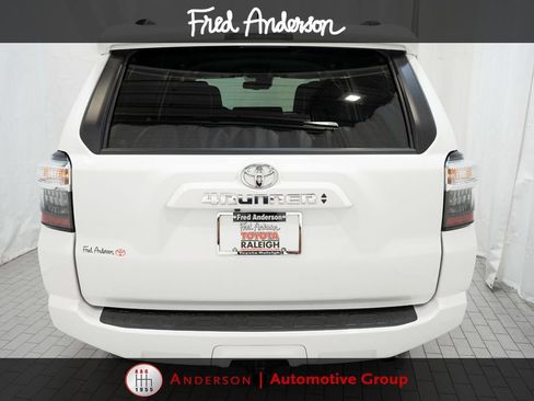 Used 2023 Toyota 4Runner SR5 Premium AWD/4WD image 4