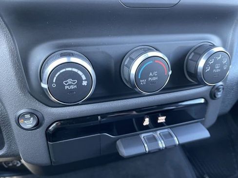 Used 2021 RAM 1500 Big Horn image 18