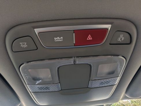 Certified 2024 Kia Telluride S image 32