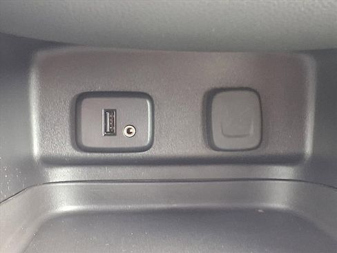 Used 2018 Chevrolet Equinox LT image 16