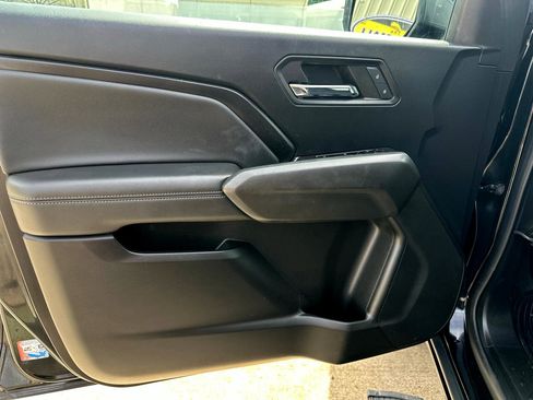 Used 2023 Chevrolet Colorado LT w/ LT Convenience Package II image 10