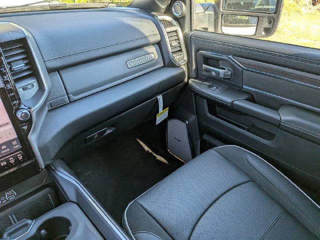 New 2026 RAM 2500 Laramie AWD/4WD image 17