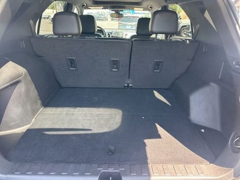 Used 2023 Chevrolet Equinox Premier image 4