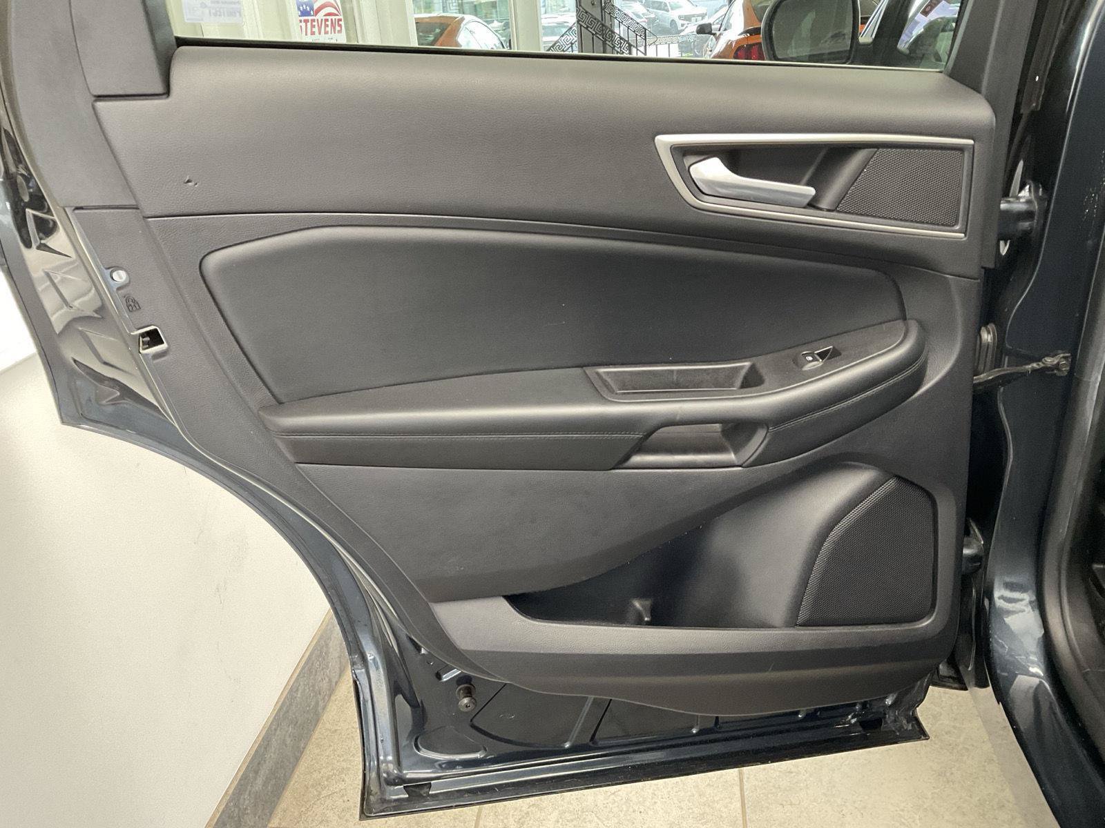 Used 2022 Ford Edge SEL w/ Convenience Package AWD/4WD image 11