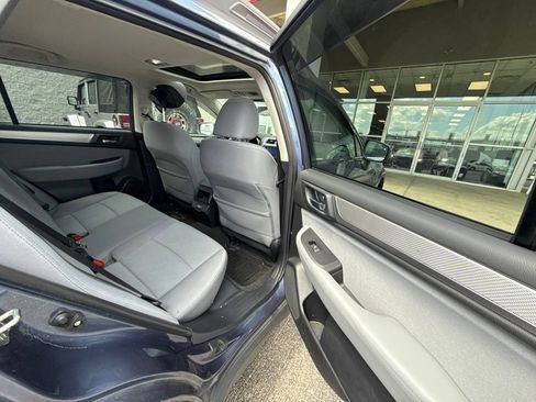 Used 2018 Subaru Outback 2.5i Premium AWD/4WD image 18