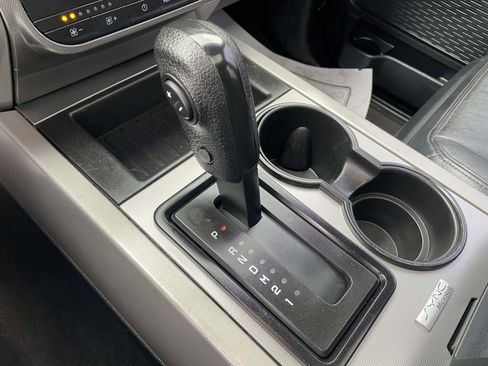 Used 2015 Ford Expedition XLT image 16