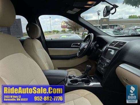 Used 2017 Ford Explorer XLT w/ Equipment Group 201A AWD/4WD image 14
