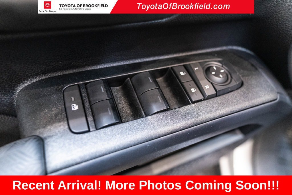 Used 2025 Toyota 4Runner SR5 AWD/4WD image 20