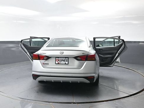 Used 2024 Nissan Altima 2.5 SV FWD image 56