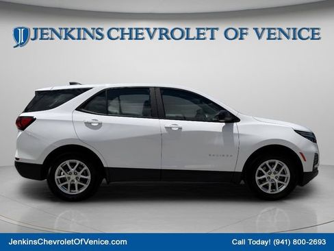 Used 2024 Chevrolet Equinox LS FWD image 3