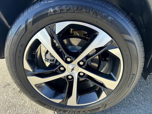 Used 2024 Chevrolet Trax RS image 11