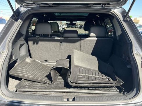 Used 2021 Volkswagen Tiguan SE R-Line image 21