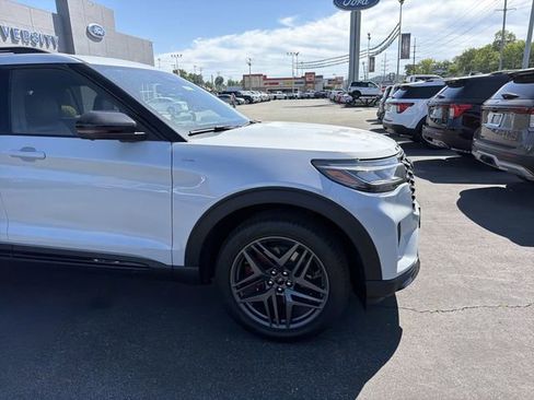 New 2026 Ford Explorer ST-Line AWD/4WD image 2