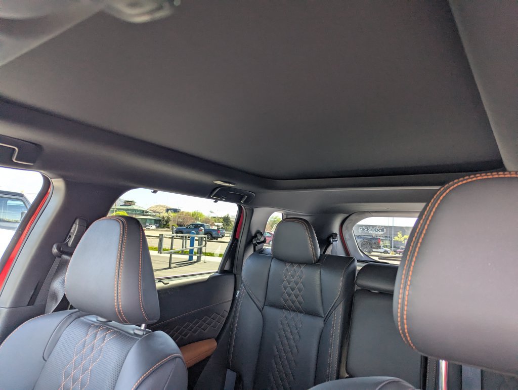 Used 2025 Mitsubishi Outlander 4WD Plug-In Hybrid image 32