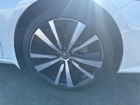 Used 2022 Nissan Altima 2.5 SR image 9