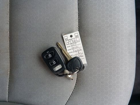 Used 2017 Hyundai Elantra SE FWD image 26