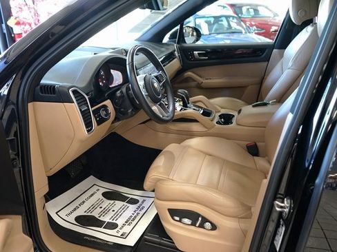 Used 2020 Porsche Cayenne image 27