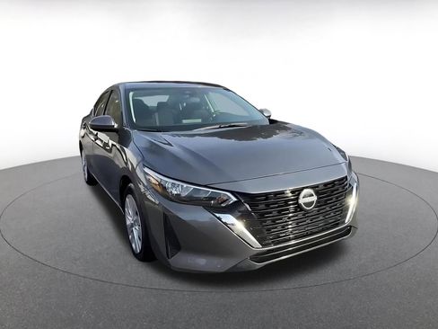 Used 2025 Nissan Sentra S image 3