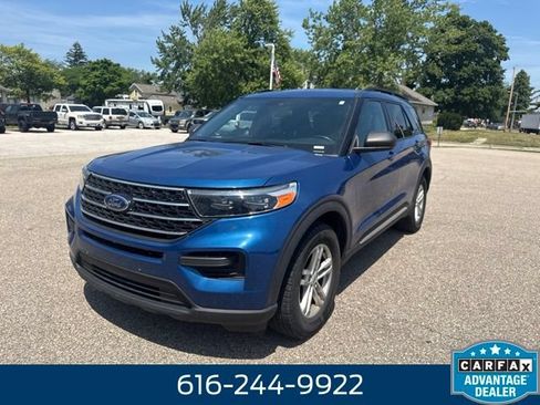 Used 2020 Ford Explorer XLT w/ Comfort Package AWD/4WD image 2