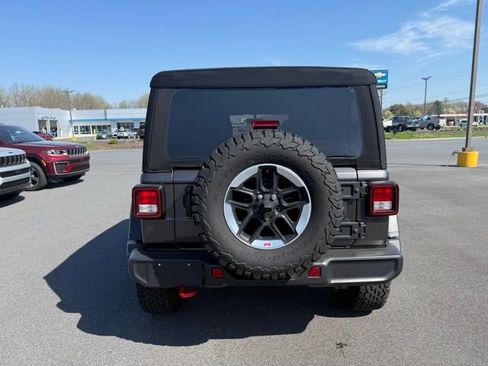 Used 2022 Jeep Wrangler Unlimited Rubicon w/ Cold Weather Group image 4