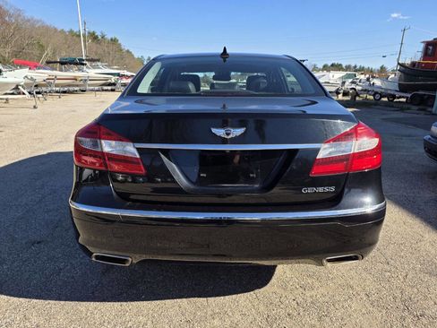 Used 2013 Hyundai Genesis 3.8 w/ Premium Pkg RWD image 10