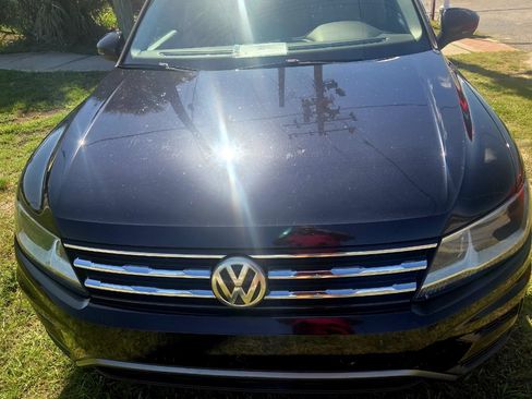 Used 2018 Volkswagen Tiguan SE w/ Panoramic Sunroof Package FWD image 4