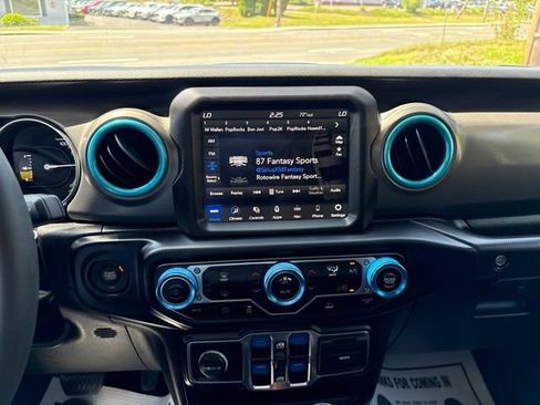 Used 2023 Jeep Wrangler Unlimited w/ 8.4" Radio Group AWD/4WD image 21