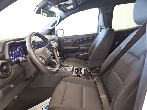 Used 2024 Chevrolet Colorado W/T image 10