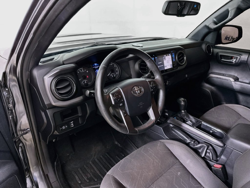 Used 2016 Toyota Tacoma TRD Sport w/ Towing Package RWD image 10