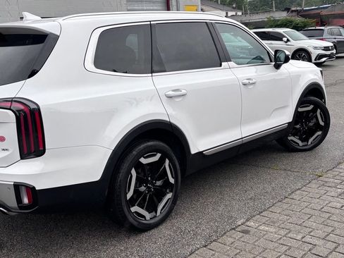 Used 2023 Kia Telluride EX w/ EX Captain's Chair Package AWD/4WD image 7
