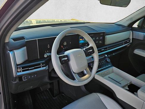Used 2025 Hyundai Santa Fe SEL image 9